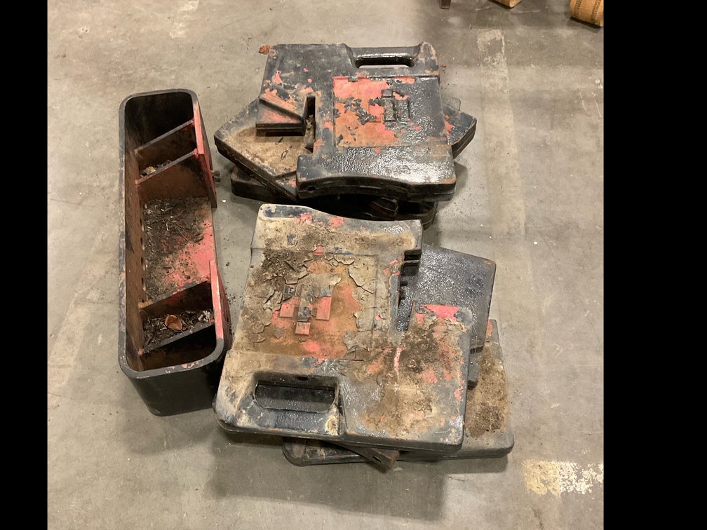IH Tractor Weights & Mounting Bracket