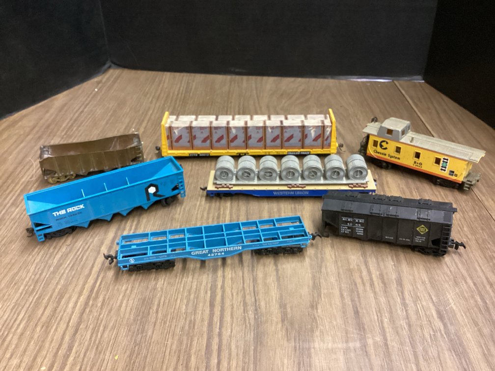 Bachmann Railroad Cars & Caboose
