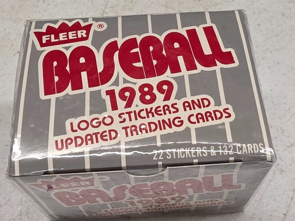 Fleer, 1989 Baseball Logo Stickers and Trading Cards