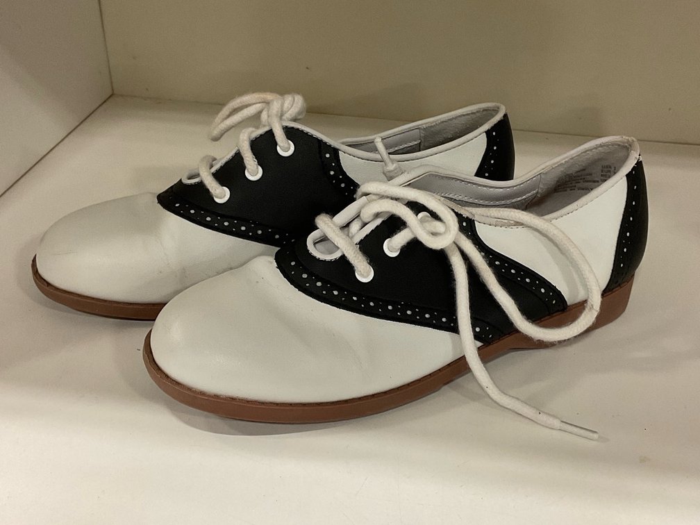 Saddle Shoes Size 3