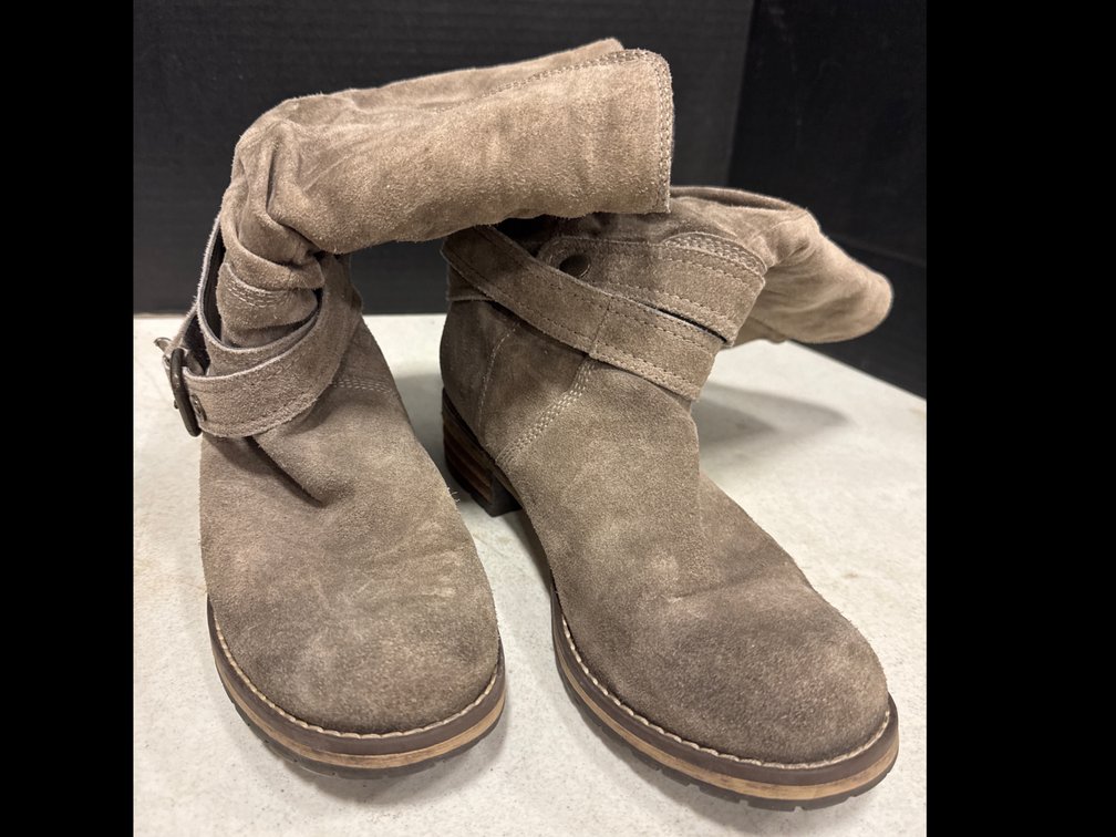 Clark Suide Boots
