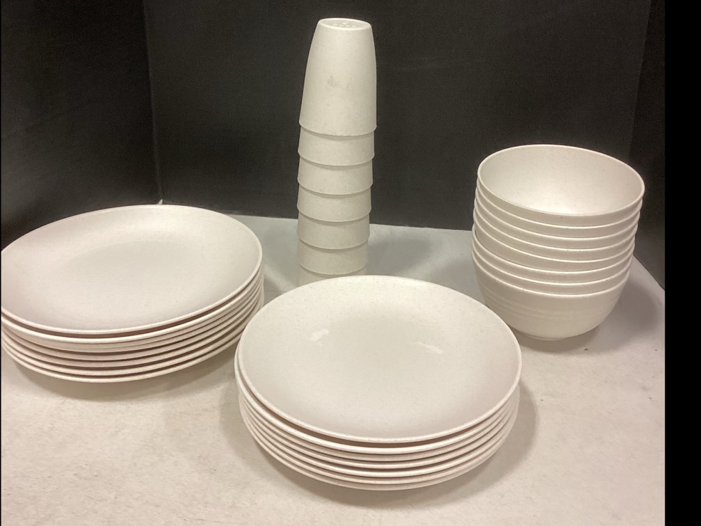 Plastic Dinnerware by Sinoge