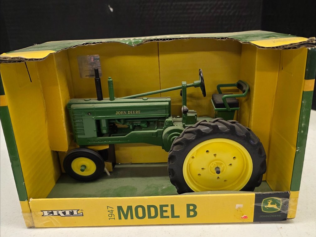 John Deere 1947 Model B Tractor