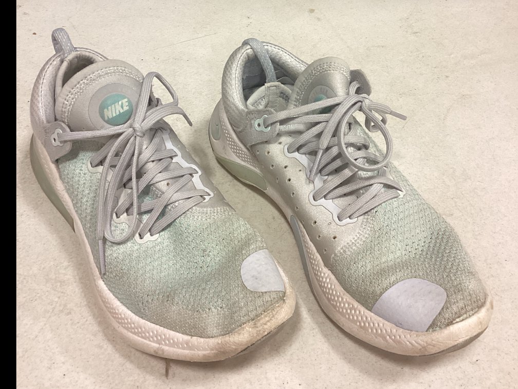 Womens Nike Tennis Shoes -  Size 9