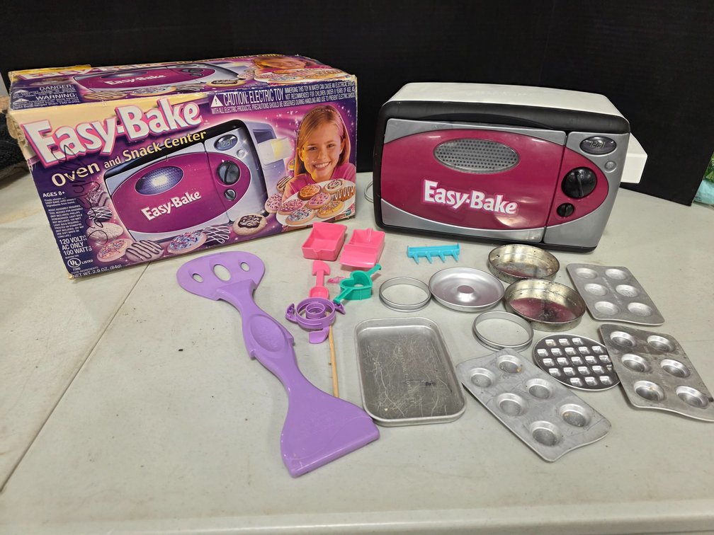 Easy Bake Oven with Accessories