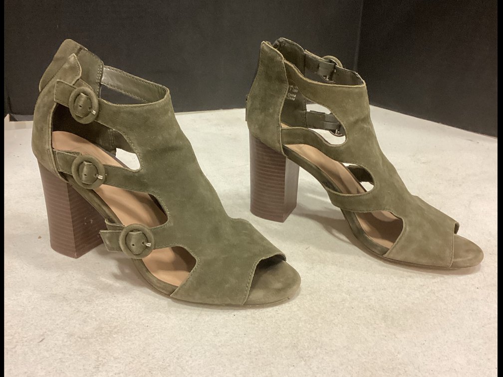 Womens Green Suede Buckle Gladiator Sandals - Size 9