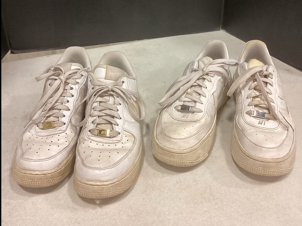 Womens Nike Air Tennis Shoes - Size 9