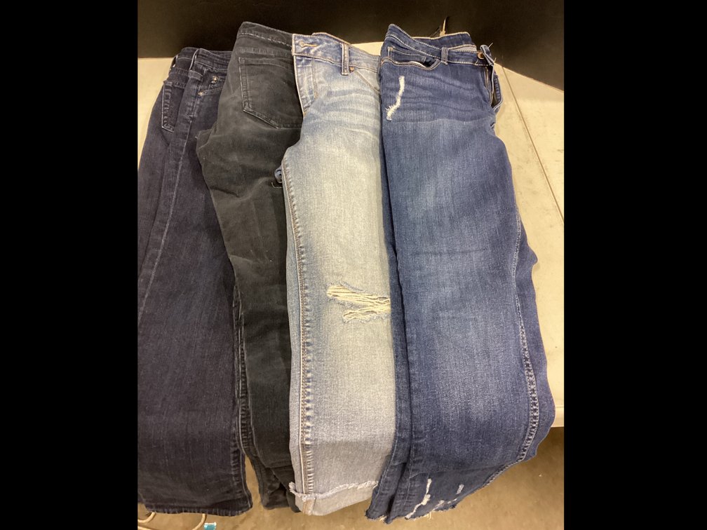 Women’s Jeans. Sizes 6,7,8 and 27R