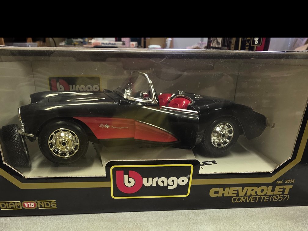 Burago-1957 Chevrolet Corvette
