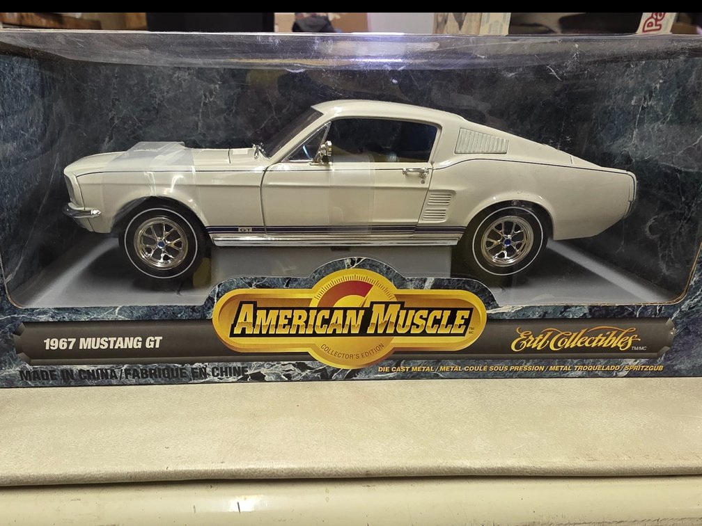 American Muscle ERTL Collectables 1967 Mustand GT