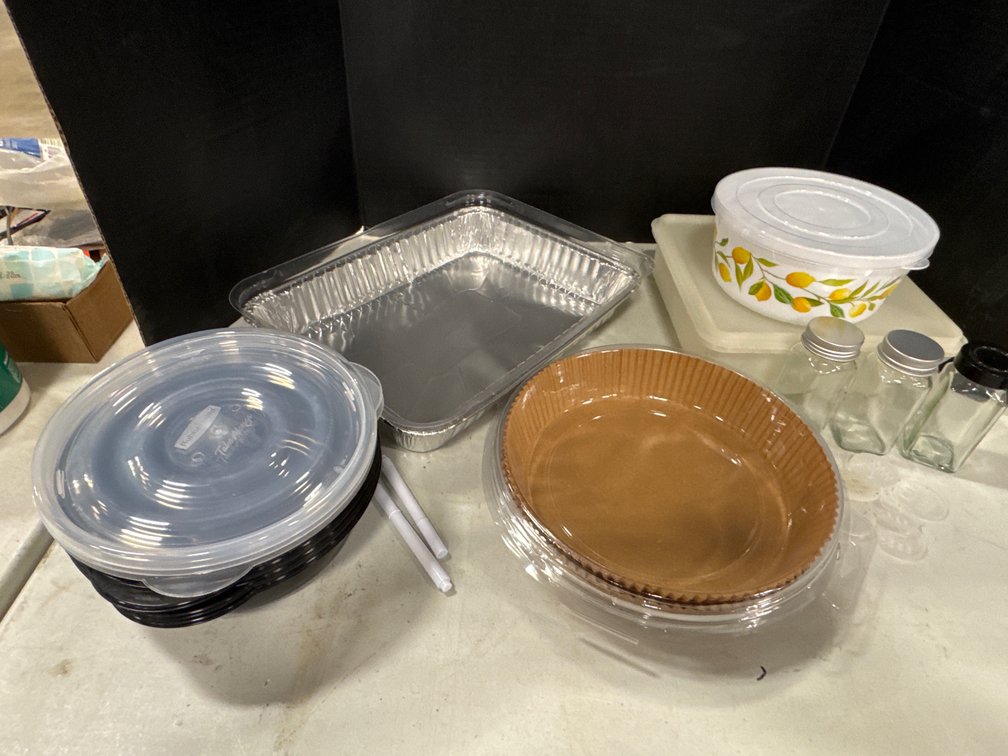 Plastic Containers, Jars and Disposible Pans