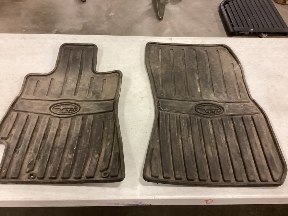Subaru Outback Floor Mats - 2010-2014