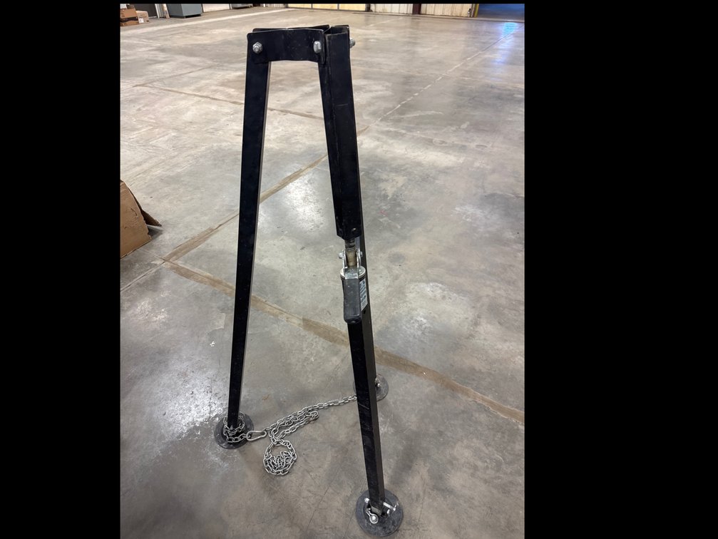 B & L 5th Wheel King Pin Stanilizer Jack Stand