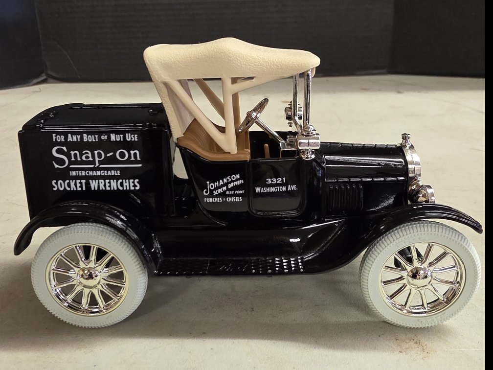 Snap On 1920 Ford Runabout, Bank