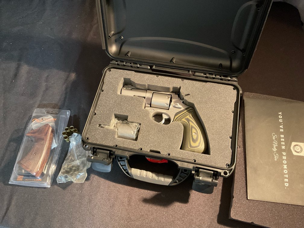 Taurus 692 Executive Grade 357/99mm Convertible 7 Shot Revolver