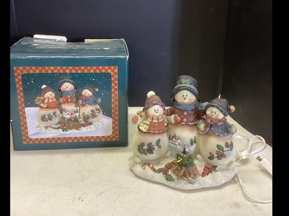 Electric Winter Snowman With Small Light for Campfire