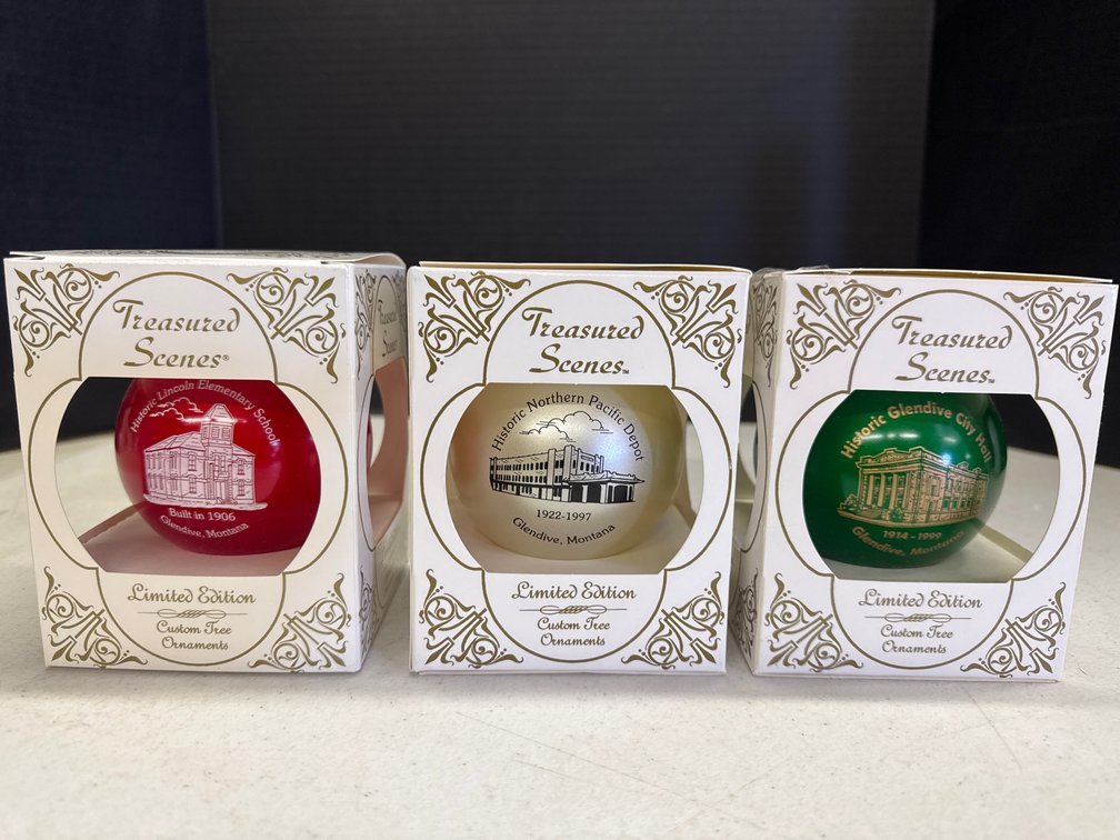 Treasured Scenes Tree Ornaments