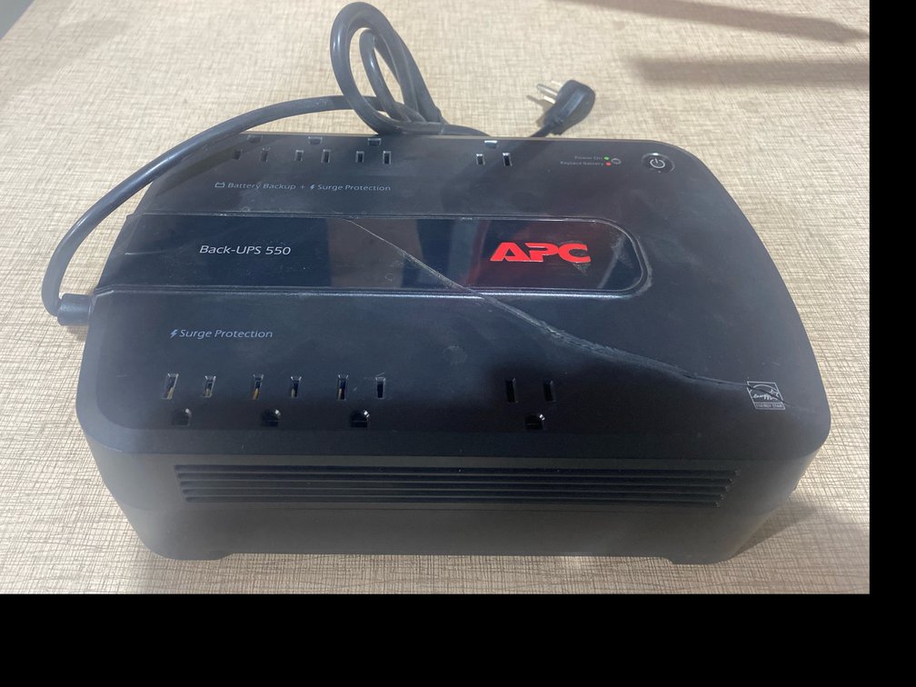 APC Back-UPS 550