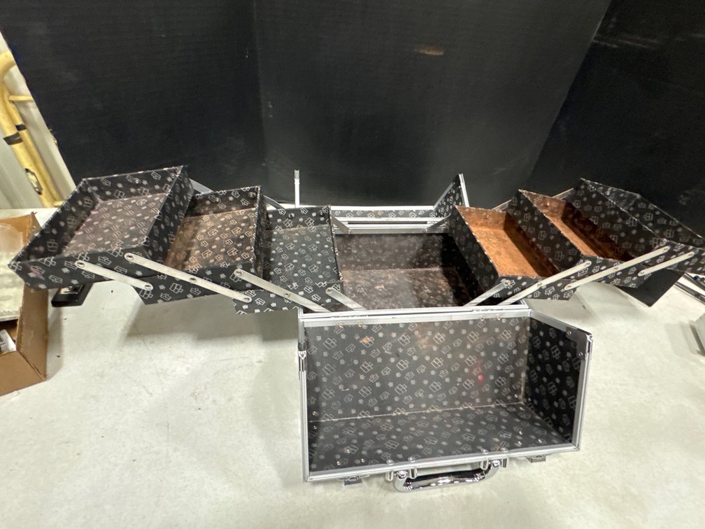 Make-up Box