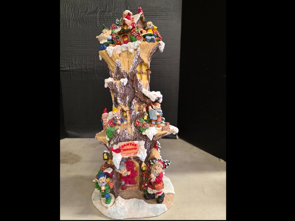 Santas Workshop Decor