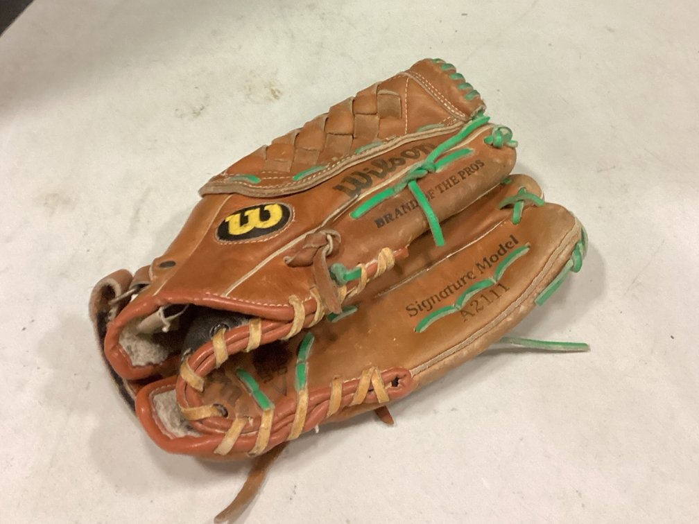 Leather Wilson Ball Mit