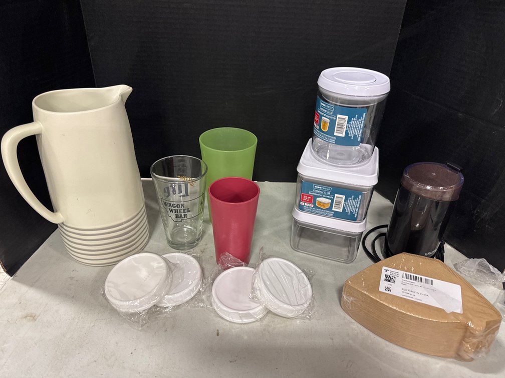 Assorted Kitchen Items
