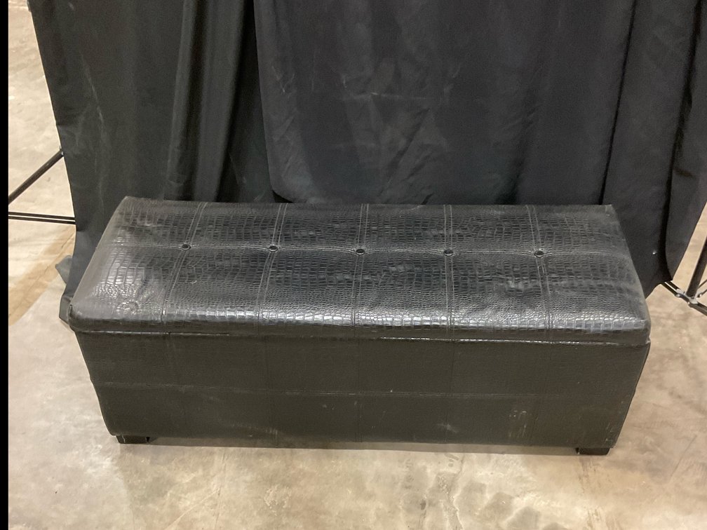 Tufted Storage Bench