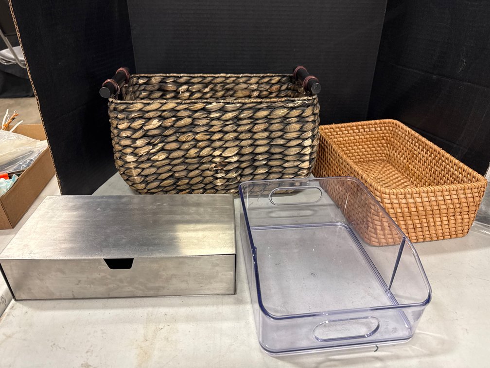 Baskets/Trays