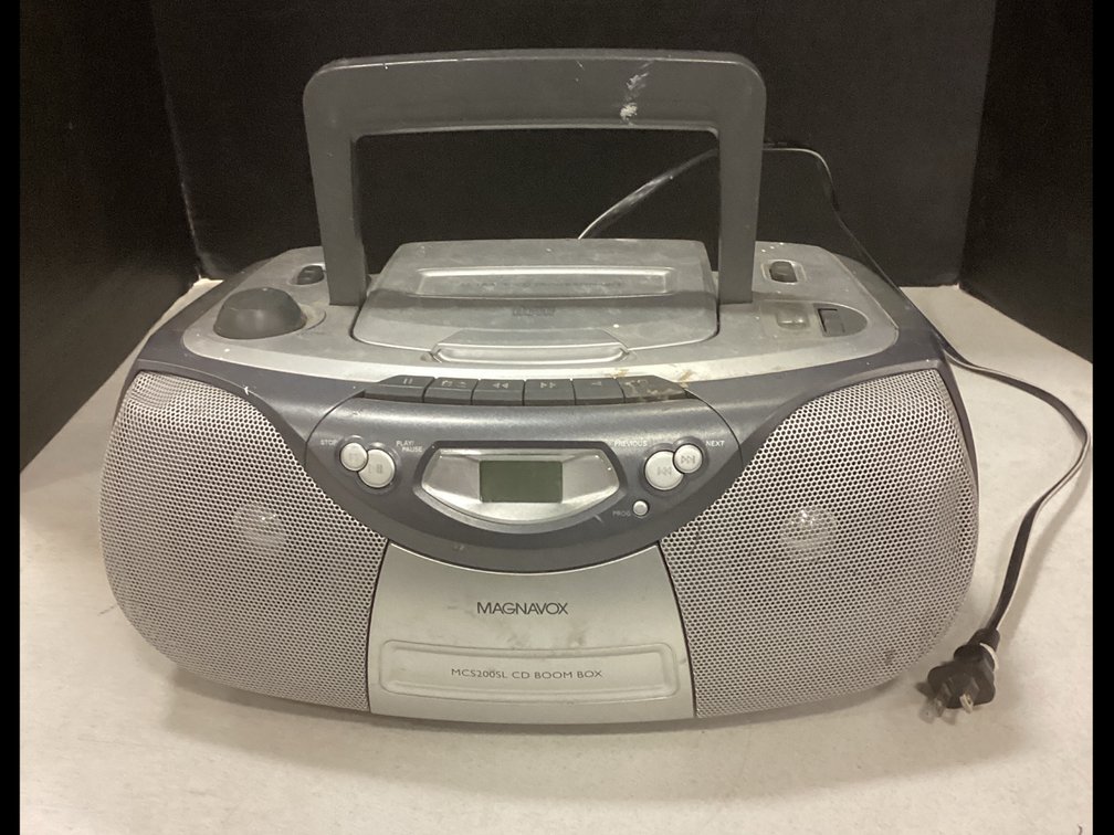 Magnavox - CD Boom Box AM FM Radio