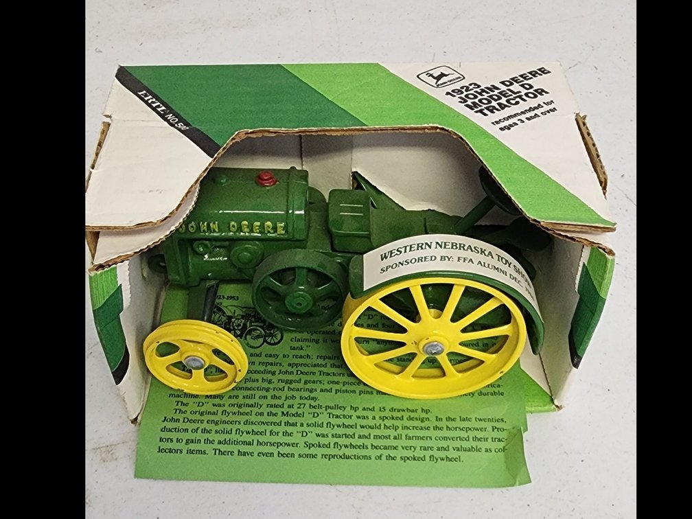 Ertl 1923 John Deere ModelD Tractor 