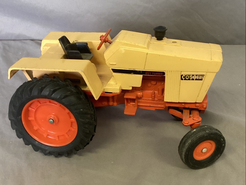 Case 1270 Die Cast Tractor