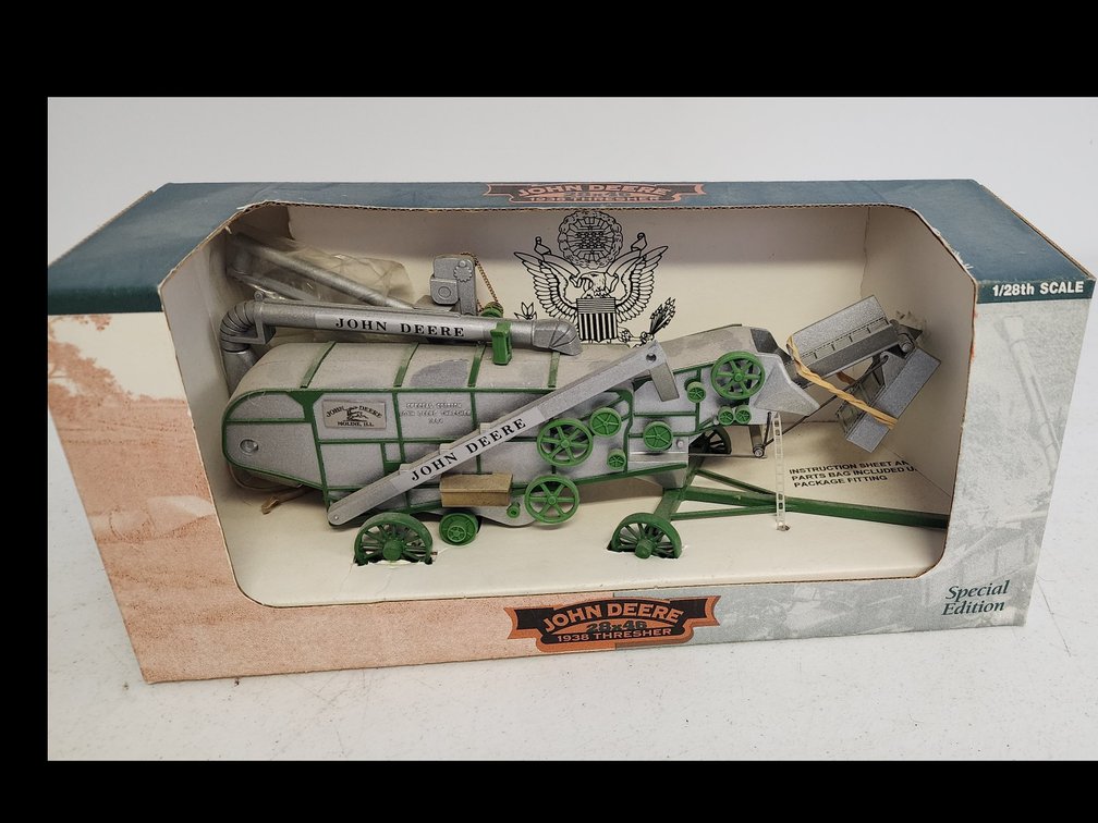 John Deere1938 John Deere  Thresher
