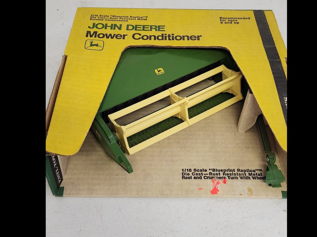 ERTL John Deere Mower Conditioner 