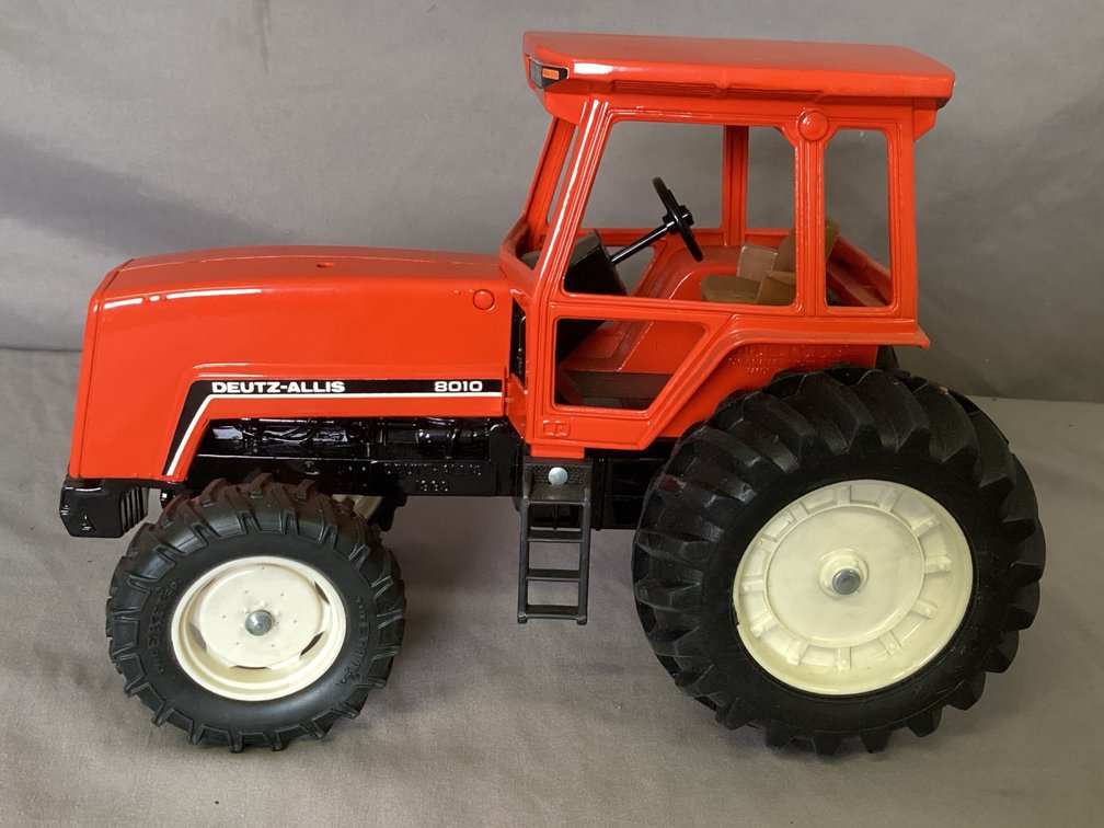 Deutz-Allis 8010