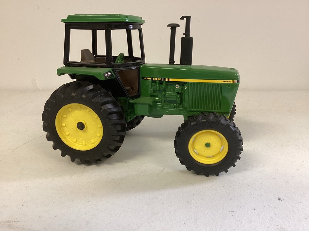 1/16 scale John Deere 4455 Tractor die-cast metal