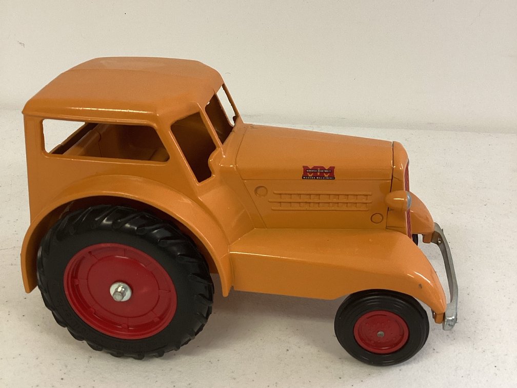 1/16 scale 1938 Minneapolis Moline Comfort Tractor 