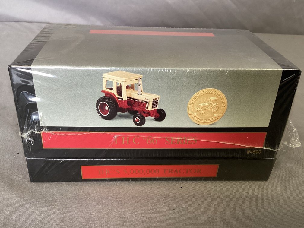 IHC 66 Series Tractor And Cion