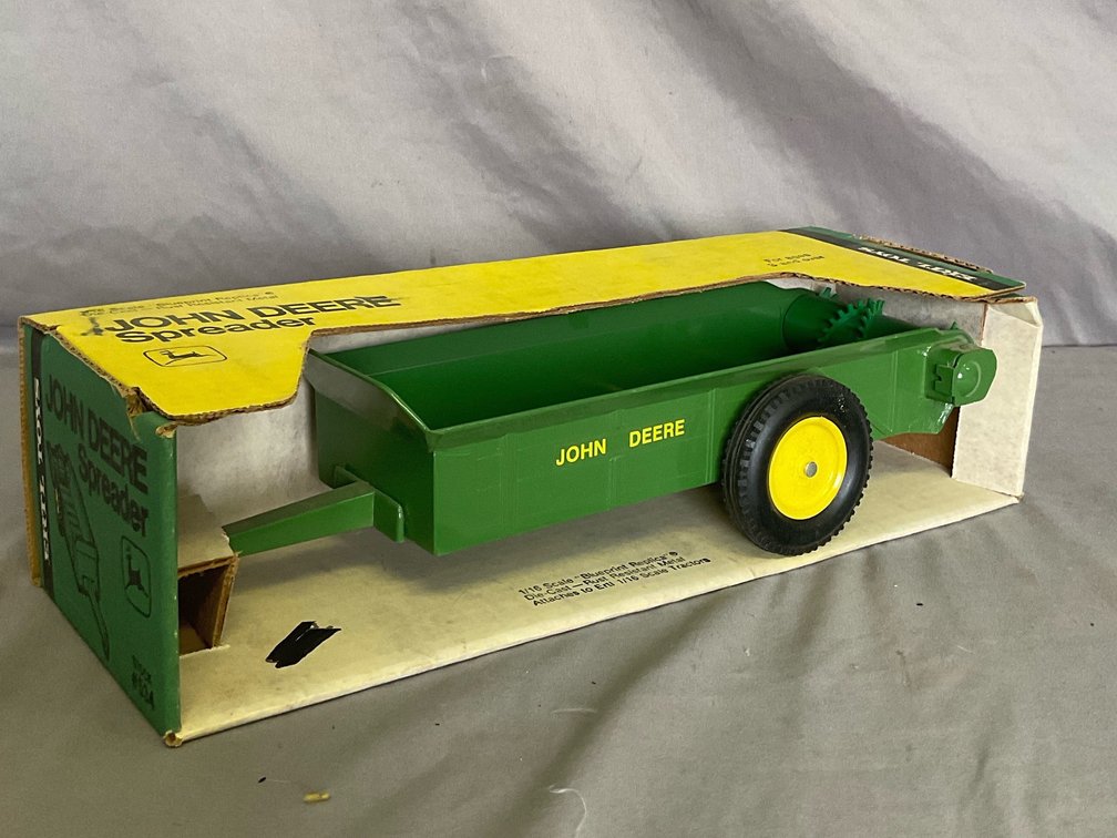 John Deere Spreader
