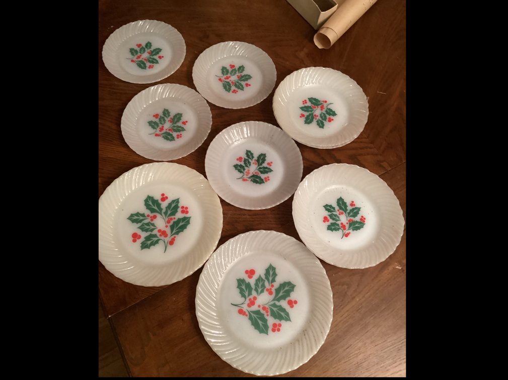 Termocrisa Christmas Holly Berry Milk Glass Plates And Bowls