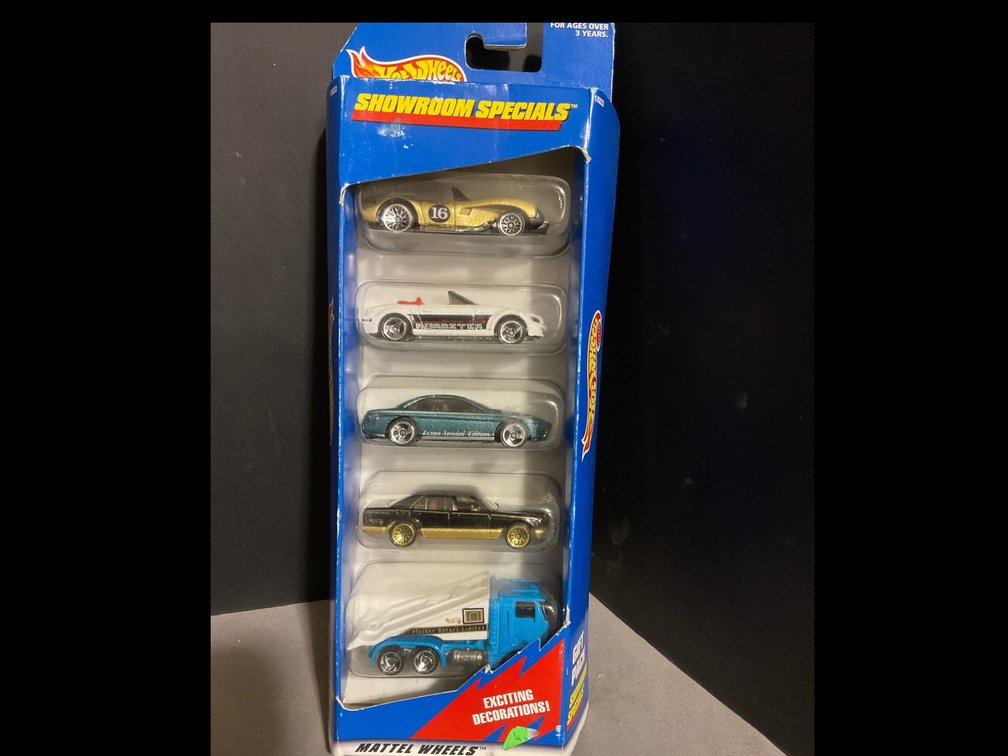 HotWheels Showroom Specials 5 pack gift set 1:87 scale