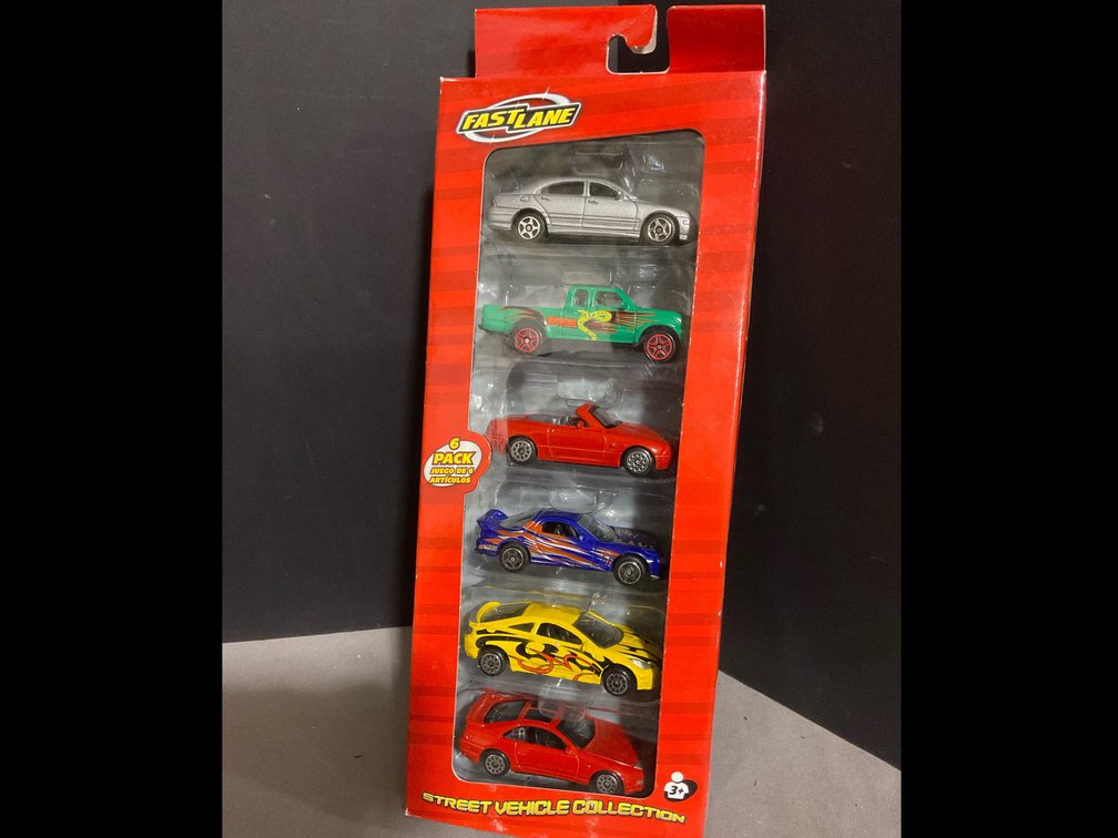 2005 Toys R Us Fast Lane 5 pack die cast gift set New in the package.