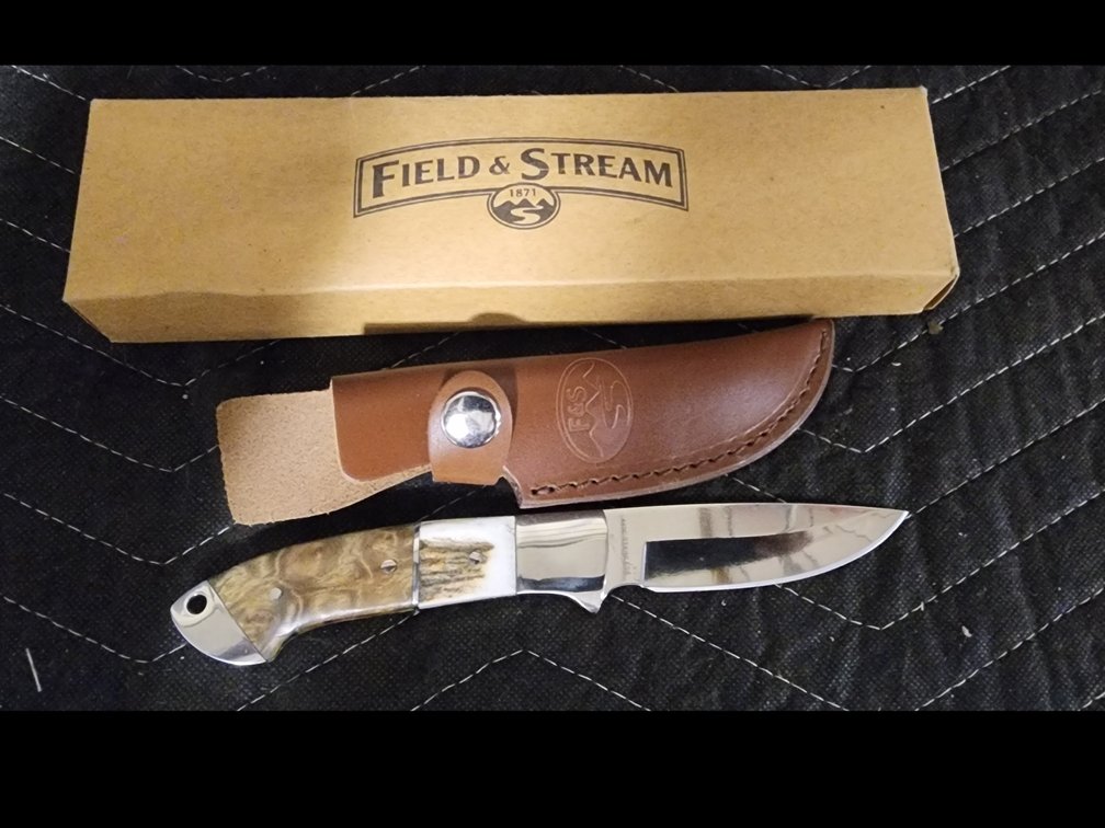 Field and Stream Knife in Sheath