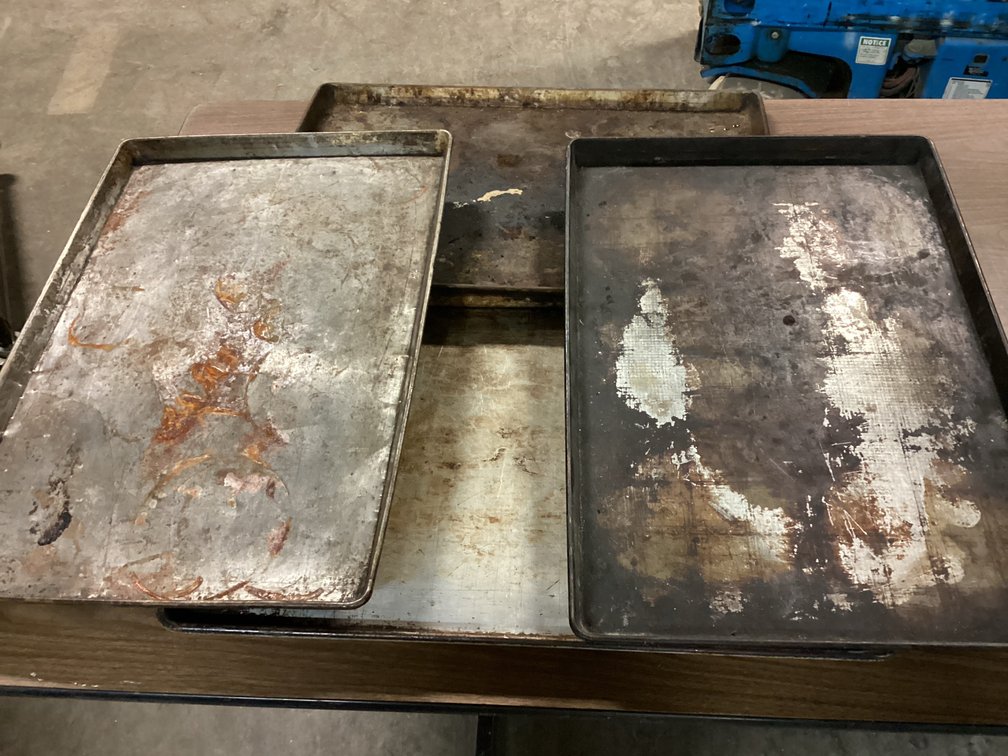 4 Baking Sheets