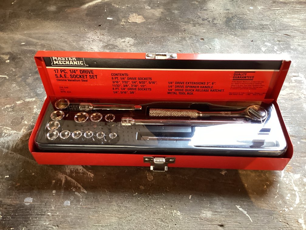 Master Mechanic 17pc 1/4” Drive SAE Socket Set