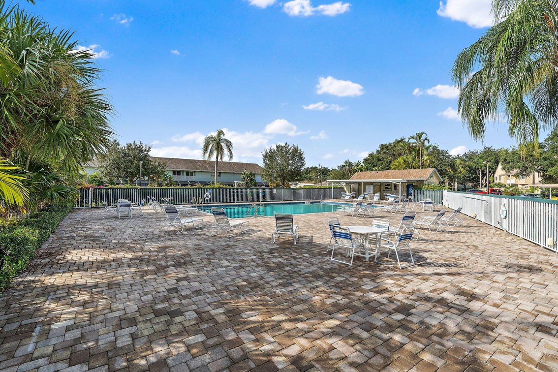 Image for Quintessential Florida Living at ABSOLUTE AUCTION!