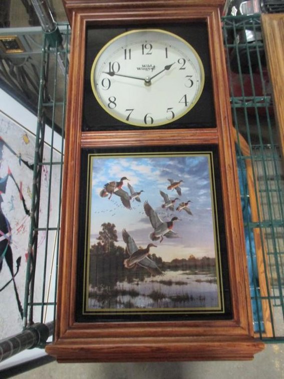 Wild Wings Quartz Clock