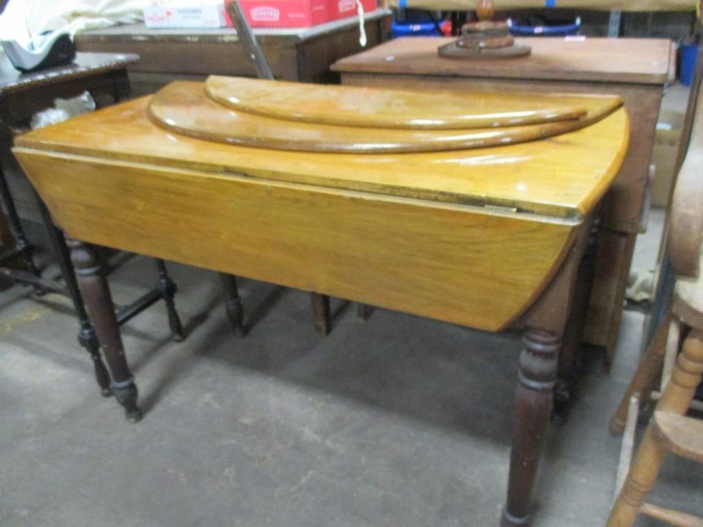 Drop - Leaf Pine Table