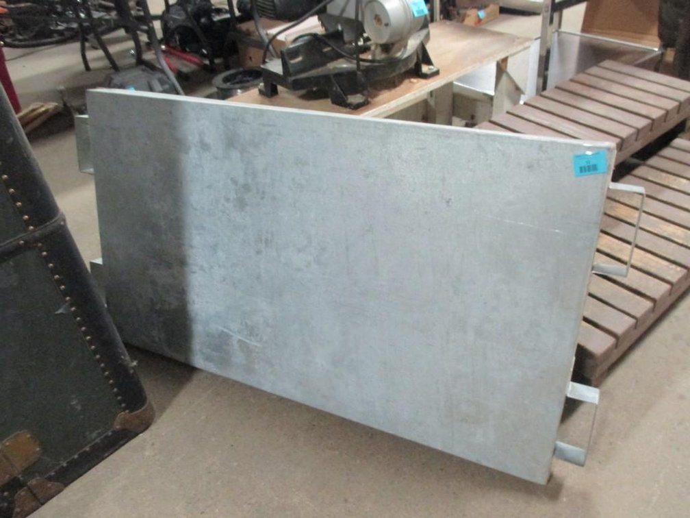 Metal tub