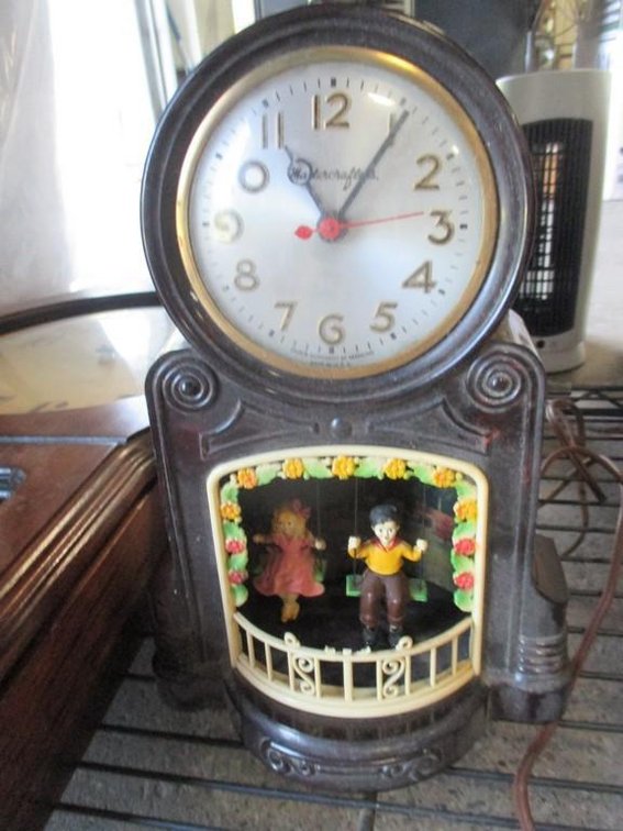 Vintage sessions plastic clock