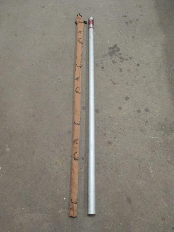 West Fishing pole in case